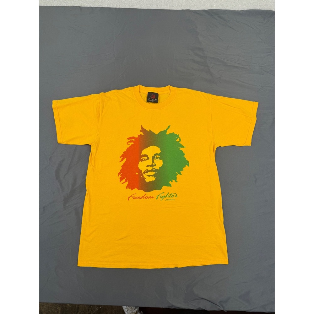 Vtg Zion Rootswear Bob Marley Freedom Fighter Yellow Graphic T-Shirt Mens M 2004